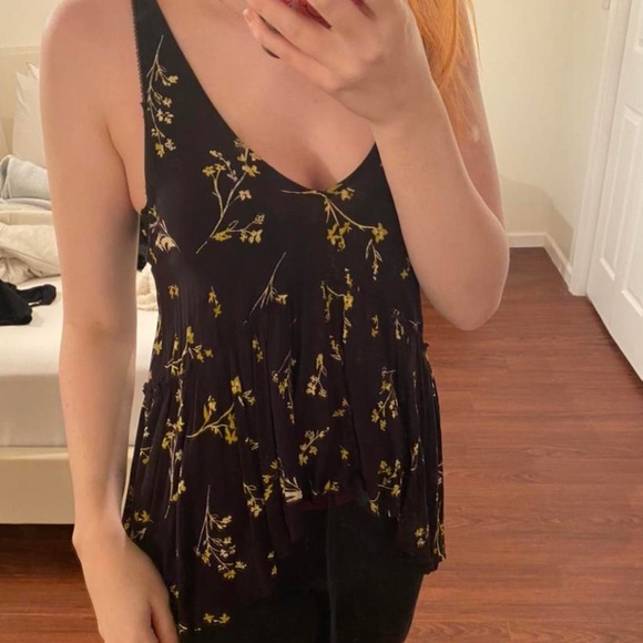 Black floral top - Picture 2 of 4